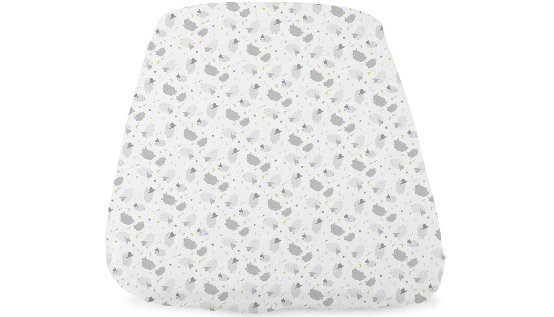 Prześcieradło CHICCO Next2Me Forever Grey Sheep 58 x 110 cm Szary dopasowanie materac kolor kolorystyka motyw naduk misiu miękkie wygoda sen gumka wymiary pranie temperatura