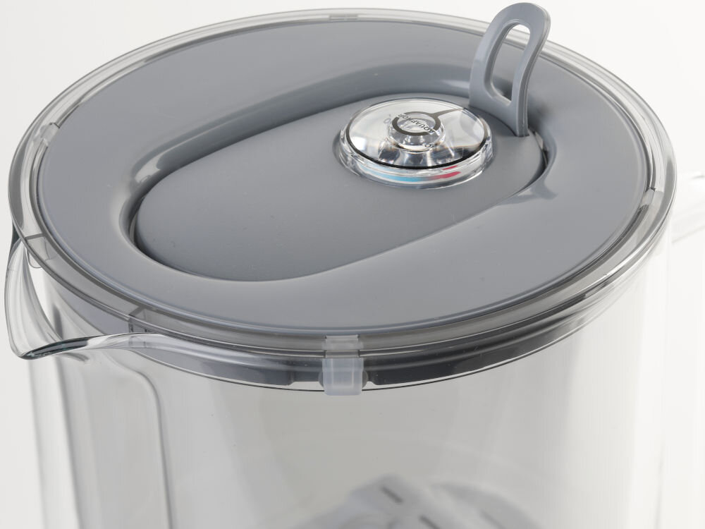 Dzbanek filtrujący AQUAPHOR Glass Szary + wkład Maxfor+ MG Zbliżenie na szarą pokrywkę dzbanka filtrującego z mechanicznym licznikiem zużycia wkładu oraz uchwytem do otwierania.
