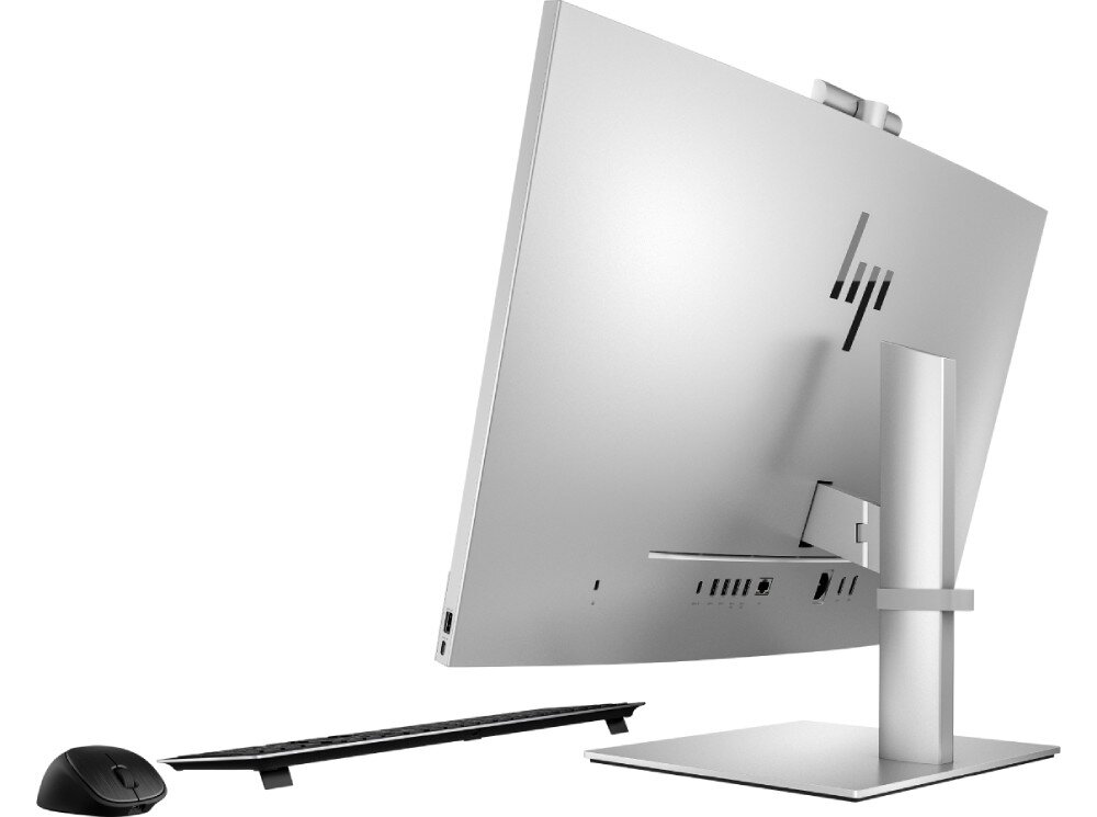 Komputer HP EliteOne 870 G9 Tylny widok komputera typu all-in-one z widocznymi portami i podłączonymi kablami, obok mysz i klawiatura, porty, złącza, czytnik kart pamięci