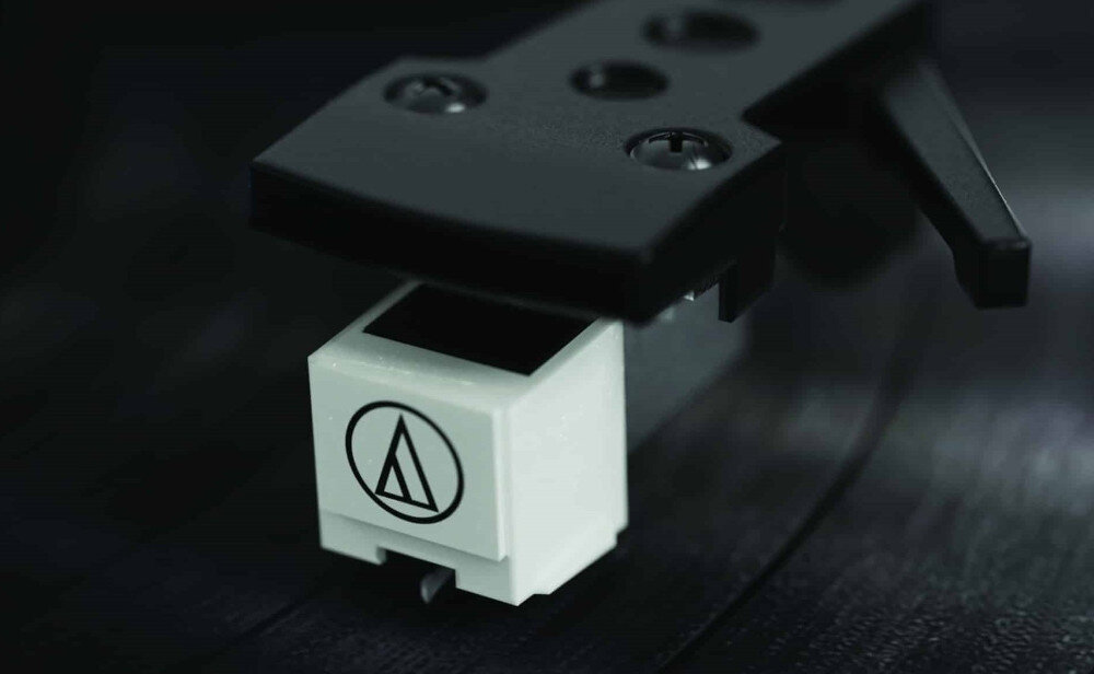 gramofon MAJORITY Moto - Stabilność odtwarzania, płynny obrót talerza