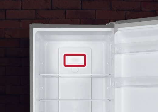 Zbliżenie na oświetlenie LED lodówki MPM-248-FF-58.