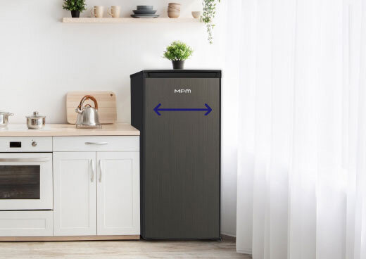 Lodówka MPM-200-CJ-19/E w zabudowie kuchennej.