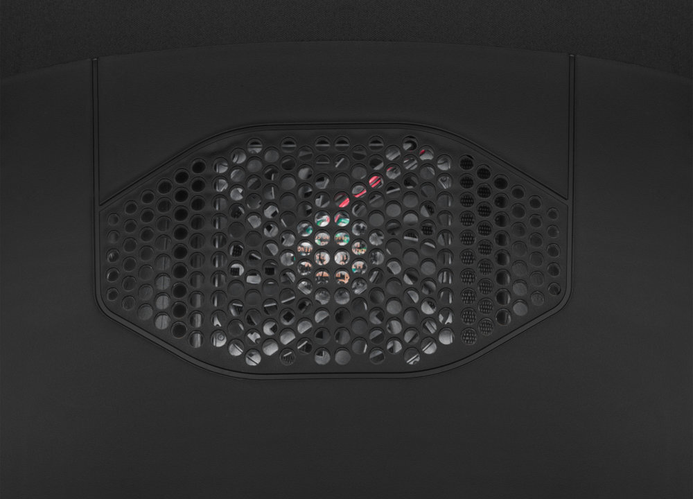 Fotelik samochodowy LIONELO Braam Air I-Size 40-150 cm (0-36 kg) system Air Flow cyrkulację powietrza Wbudowany wentylator zasilany z gniazda zapalniczki samochodowej odprowadzając nadmiar ciepła otwory wentylacyjne w skorupie