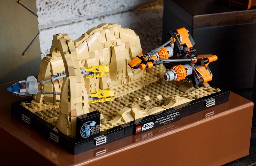 LEGO 75380 Star Wars Diorama: Wyścig ścigaczy w Mos Espa ozdoba