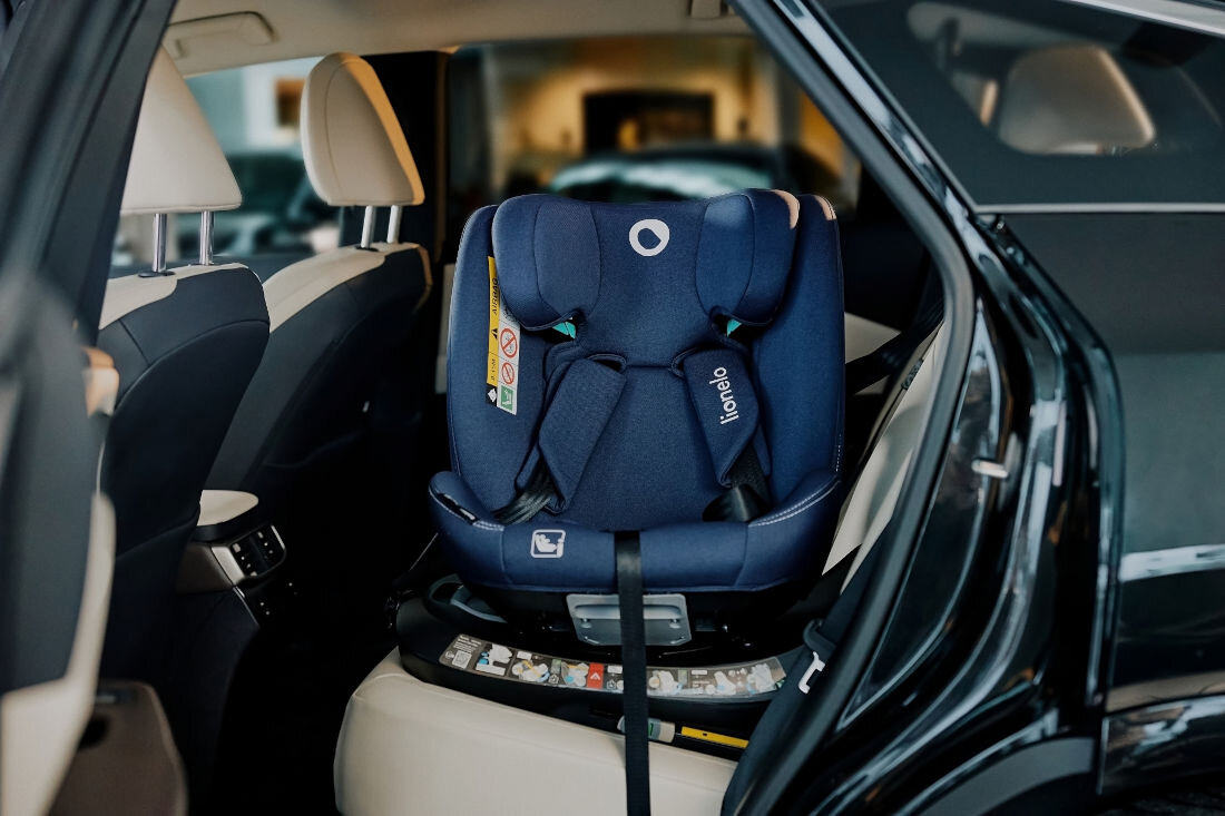 Fotelik samochodowy LIONELO Bastiaan One-i-Size (0-36 kg) Zielony Wysoki poziom bezpieczeństwa wymagania homologacja pianka Memory Foam ochrona boczna włókno szklane tyłem do kierunku jazdy wzrost