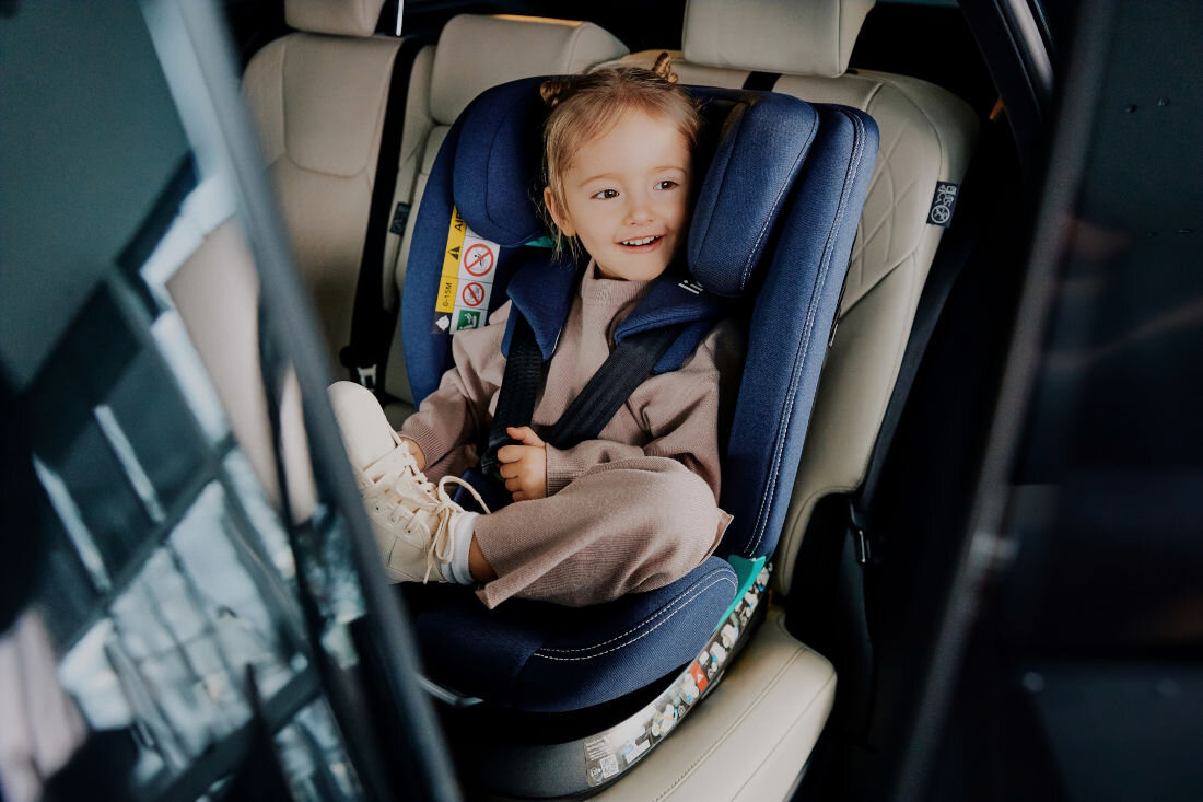 Fotelik samochodowy LIONELO Bastiaan One-i-Size (0-36 kg) Różowy wzrost zakres 13-stopniowa regulacja zagłówka szerokie siedzisko wkładka redukcyjna