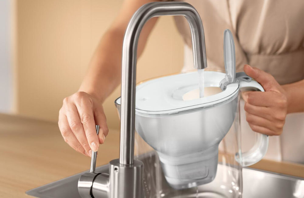 Dzbanek filtrujący BRITA Style XL Szary + wkład Maxtra Pro Pure Performance praktyczna pokrywka z uchylną klapką otwieranie jedną ręką szybkie proste napełnianie bezpieczny do mycia w zmywarce ułatwiona konserwacja