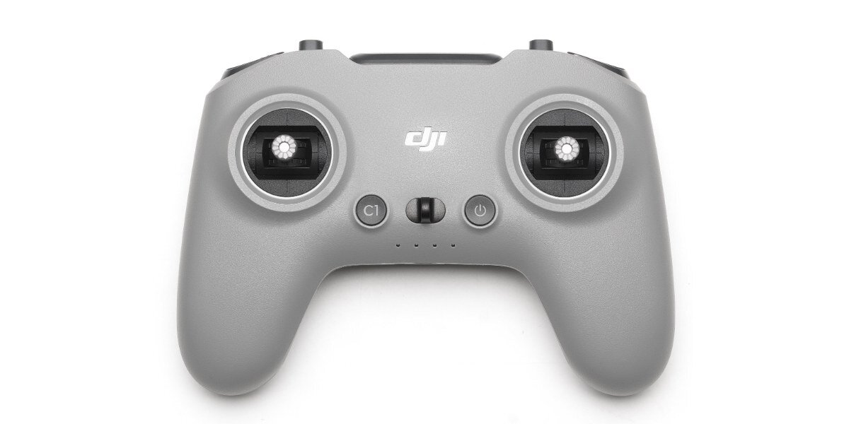 Kontroler DJI FPV Remote Controller 3 na białym tle.