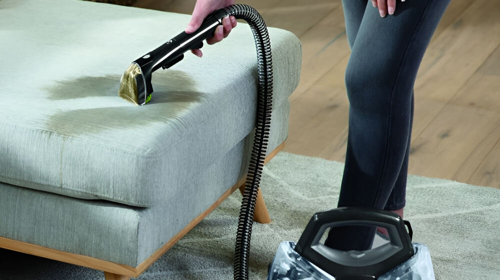 Odkurzacz BISSELL SpotClean Pet Plus 37241 stain Trapper spryskuje szoruje zasysa kluczowy element z myśla o właściecielach zwierząt zabrudzenia od sierści i błota prostsze szybsze usunięcie plam czystość na co dzień