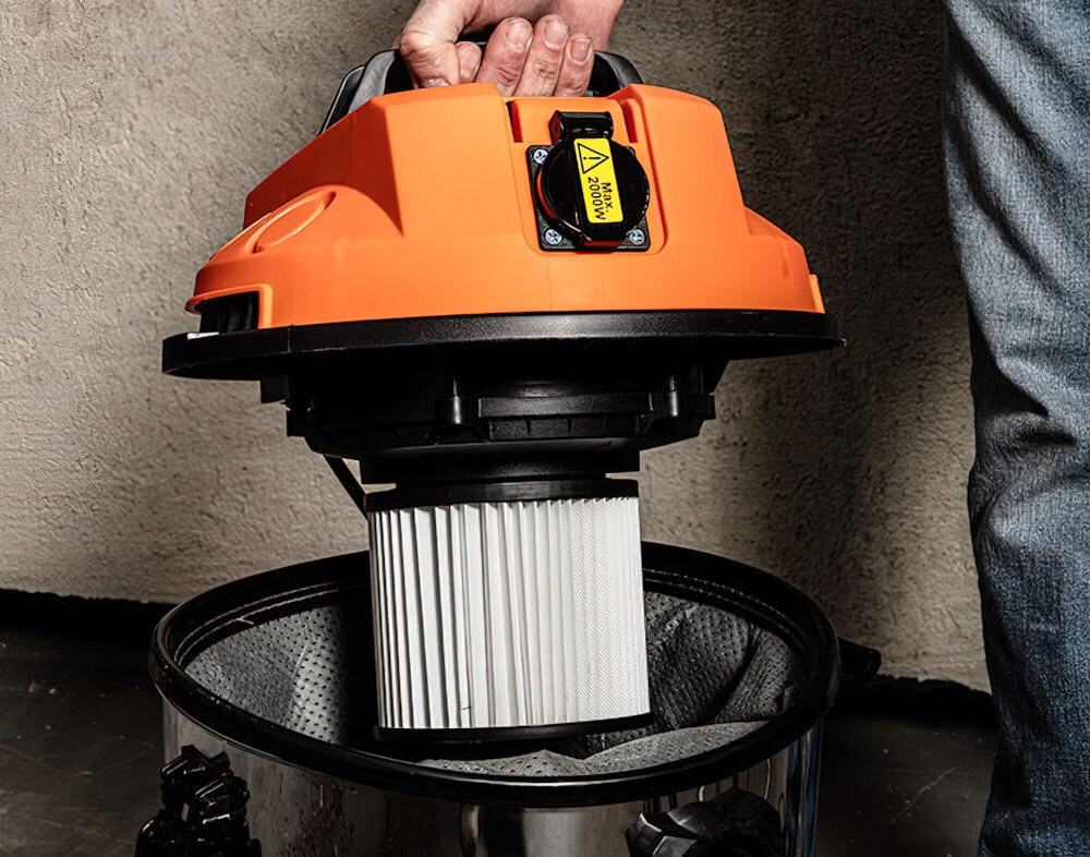 Odkurzacz przemysłowy NEO TOOLS 04-738 Bogaty zestaw akcesoriów  filtry HEPA i Dacron, filtr piankowy, elastyczny wąż, rury przedłużające różne końcówki