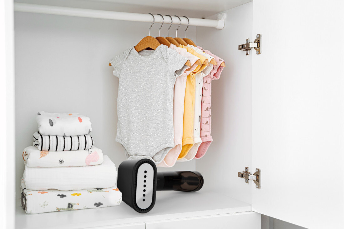 Parownica do ubrań (Steamer) STEAMONE EUDTC120B Czarny stopa wykonanie stal nierdzewna użytkowanie prasowanie użytkowanie