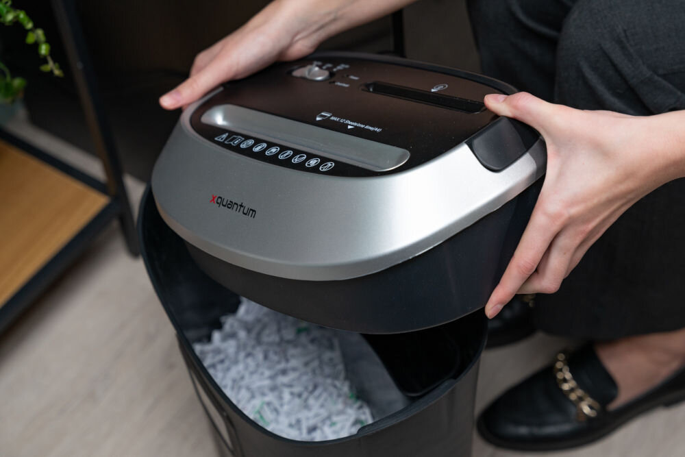 Niszczarka XQUANTUM PS501 15 L zbiornik na ścinki