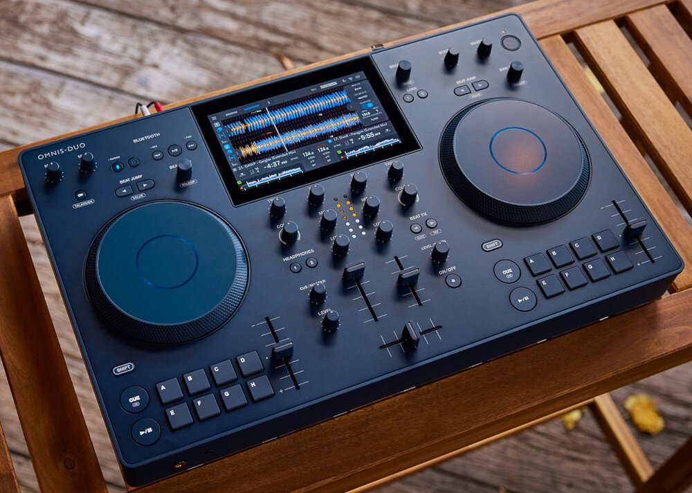 Kontroler DJ ALPHA THETA Omnis-Duo - Stylowy design