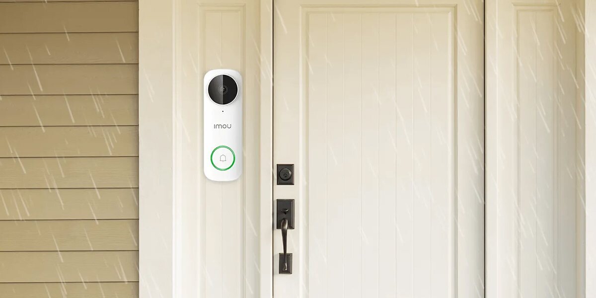 Dzwonek bezprzewodowy IMOU DB61i-W-D4P, Inteligentny, wykrywanie, smartfon, aplikacja, dzwonek zamontowany przed drzwiami wejściowymi domu w porze deszczowej