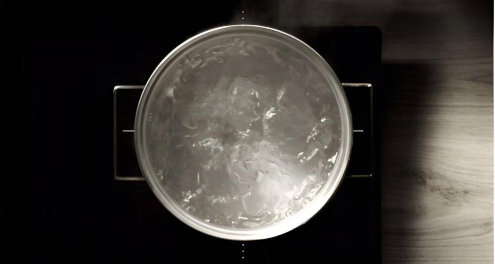 PŁYTA WHIRLPOOL WF S5060 CPBF szybkie podgrzewanie moc maksymalna w mgnieniu oka