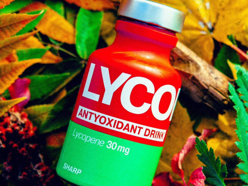 Napój LYCOPEN PRO Antyoxidant Drink Sharp Żurawinowy 15 x 250 ml dla osob zyjacych w strresie spedzajacych dlugi czas na sloncu aktywnych fizycznie narazonych na przebywanie w zanieczyszczonym srodowisku 15 buteleczek minimum 100 ml produktu dziennie wstrzasnac przed spozyciem