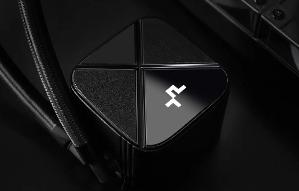 Chłodzenie wodne DEEPCOOL LS720S Zero Dark opis