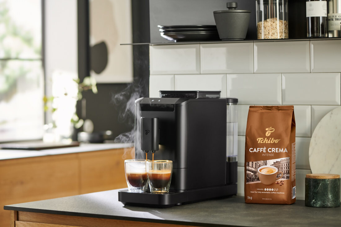 Ekspres TCHIBO Esperto 2 Caffe Czarny zbiornik woda pojemność pojemnik ziarna kontrola poziom ochrona aromat wygoda