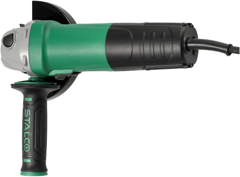Szlifierka kątowa STALCO AG125Q szlifierka na białym tle od góry dobre widoczny uchwyt boczny dodatkowy uchwyt montowany z boku kontrola nad urządzeniem waga 2,3 kg ergonomiczna obudowa z antypoślizgową powłoką kabel zasilający o długości 3 metrów swobodne operowanie narzędziem