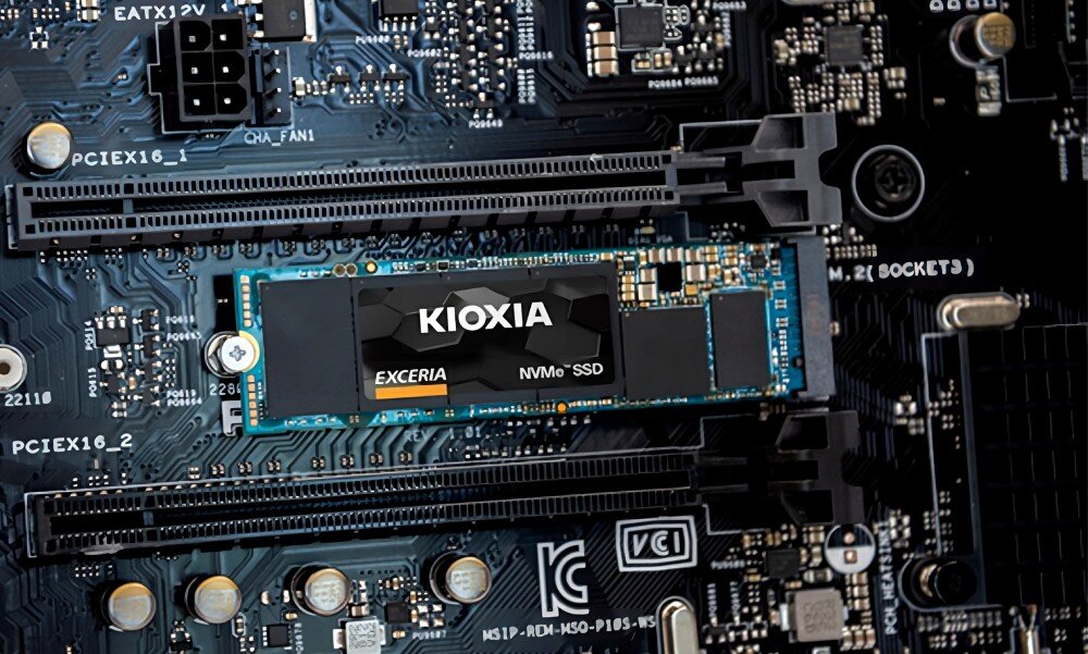 Komputer XQUANTUM XQR5R16S500-XA15D R5-5600GT 16GB RAM 500GB SSD DVD dysk pojemność prędkość