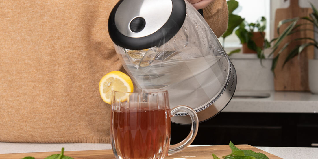 Czajnik COSORI GK172-CO Bezpieczeństwo dwie funkcje ochrona przed przegrzaniem technologia termostatu Strix praca na sucho Boil-Dry Protection