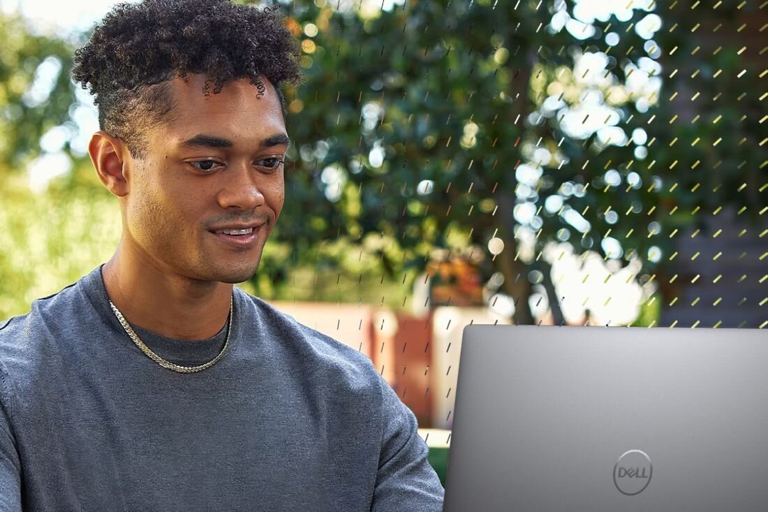 Laptop DELL XPS 9340 - dwa mikrofony z redukcją szumów, kamerę FHD