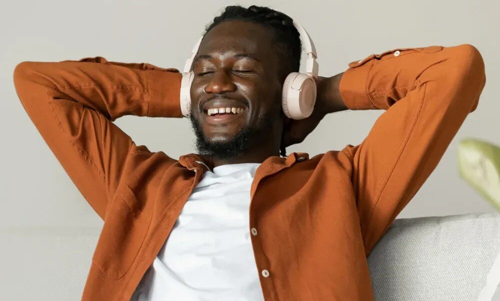 Czytnik e-booków KOBO Clara BW 6, Podświetlany ekran, Wi-Fi, Bez reklam Czarny formaty pliki łączność