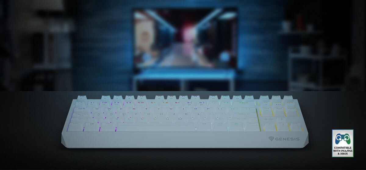 GENESIS Thor 230 TKL Wireless kanał prowadzenia przewodu regulowane nóżki możliwość użycia klawiszy funkcyjnych bez FN - Klawiatura do gier z kolorowymi światłami przed rozmytym ekranem telewizora.