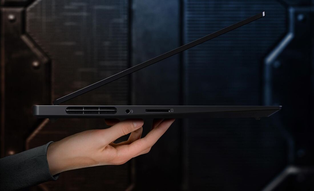 Laptop LENOVO Legion S7 - elegancki 