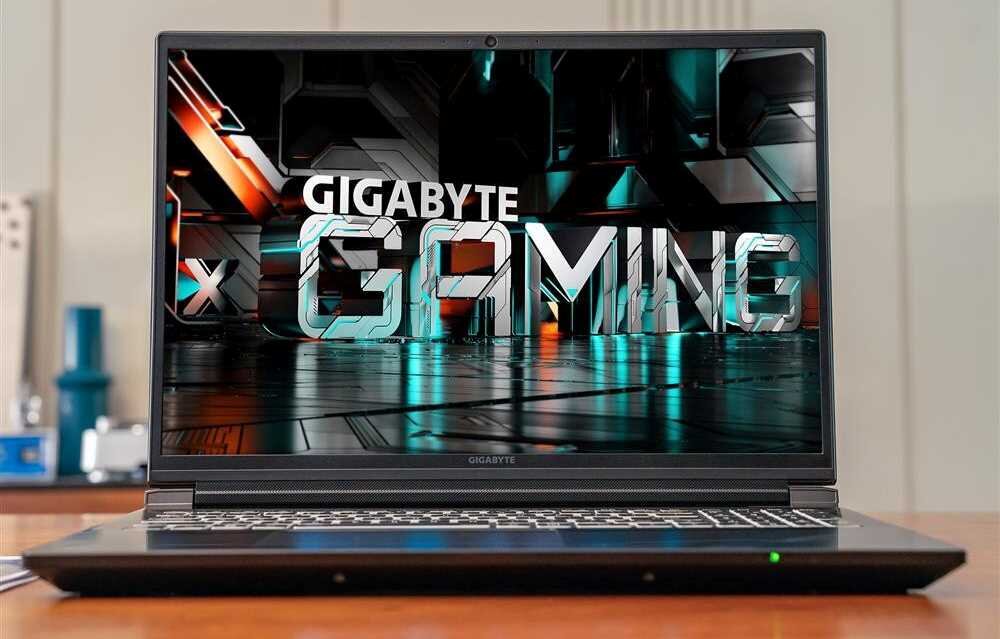Laptop LENOVO GIGABYTE G6X - 1920 x 1200 165 Hz
