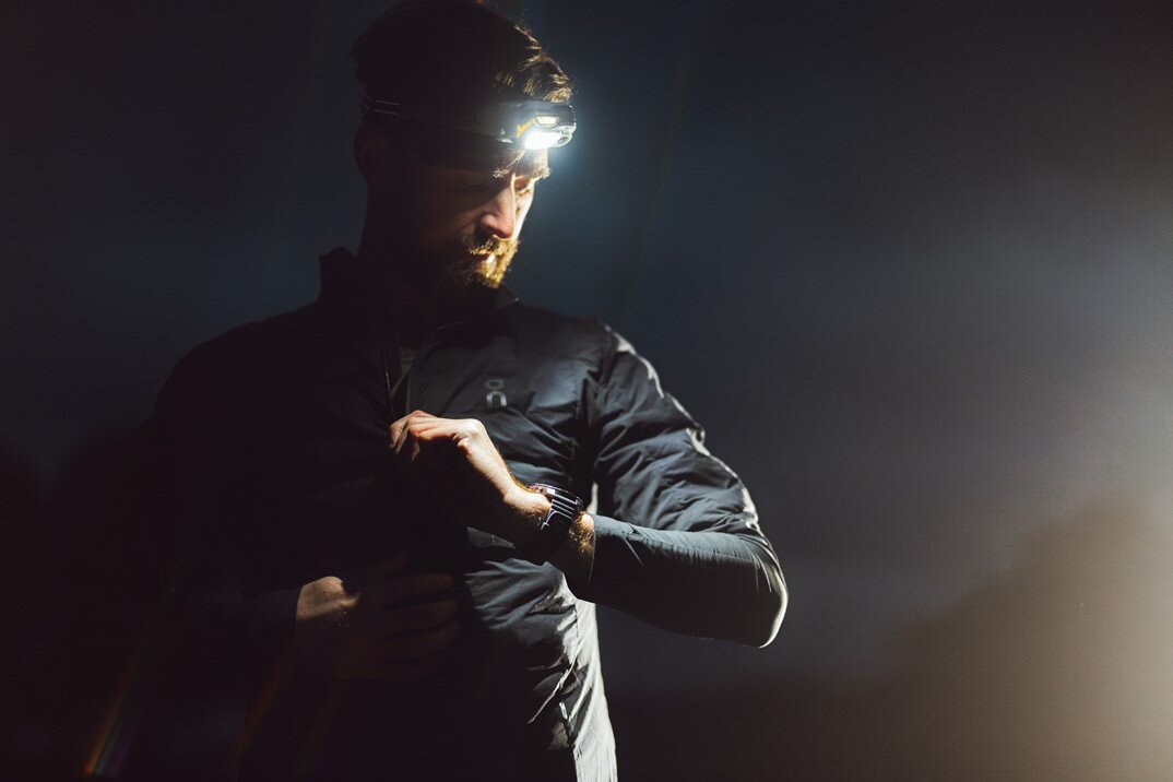 Ekran AMOLED, szkło z kryształu szafirowego, zegarek Polar Grit X2 Pro