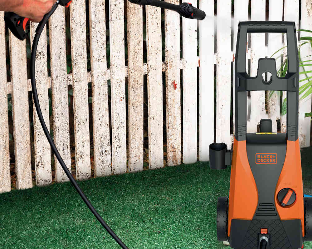 Myjka ciśnieniowa BLACK & DECKER PW1450TDL-QS Praktyczne przechowywanie schowek na akcesoria Długa rączka kółka