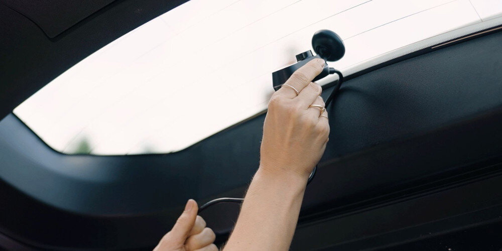 Kamera tylna NEXTBASE iQ 8-metrowy kabel dyskretne poprowadzenie połączenia mocowanie samoprzylepne zestaw czyszczący