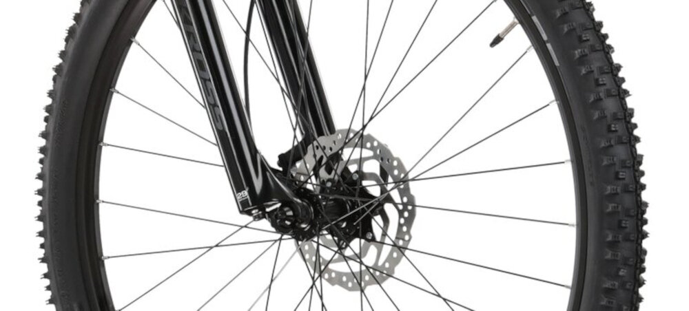 Rower górski MTB KROSS Level 3.0 M20 29 cali męski Czerwony uniwersalne zastosowanie do jazdy w miescie poza miastem w lesie na latwym i trudnym gorskim szlaku w niezbyt grzaskim blocie nie za glebokim piachu aluminiowe obrecze zachowanie regularnego ksztaltu kol stabilne trzymanie opony gwarancja bezpiecznej komfortowej jazdy