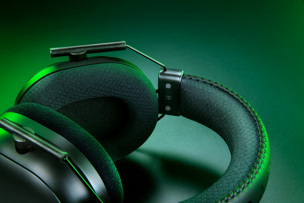 Słuchawki RAZER BlackShark V2 Pro rozgrywek e-sportowych grach wyczynowych codziennych sesjach gamingowych