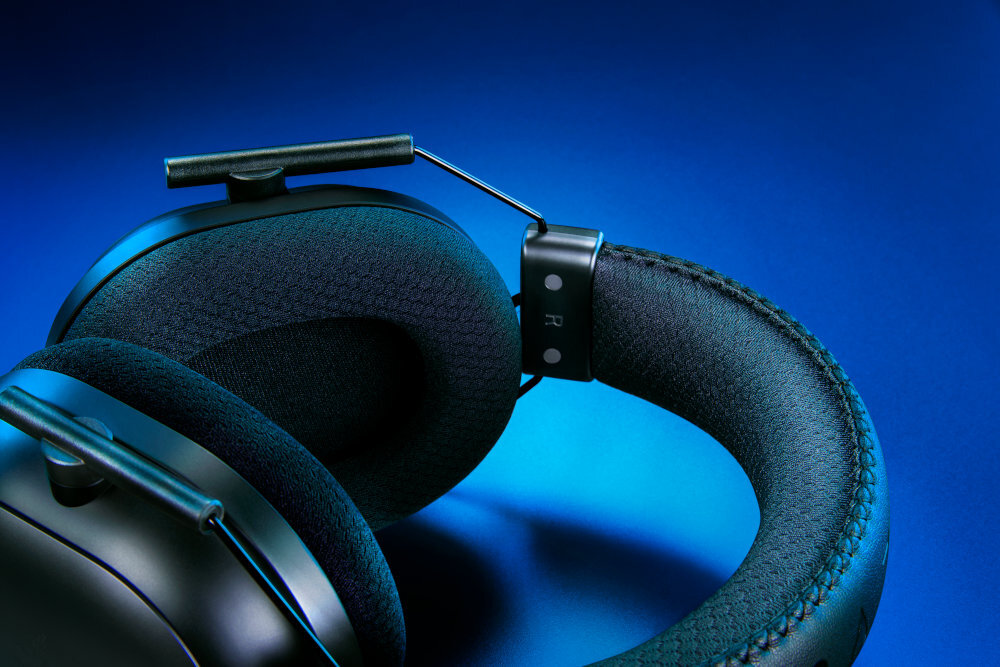 Słuchawki RAZER BlackShark V2 Pro rozgrywek e-sportowych grach wyczynowych codziennych sesjach gamingowych