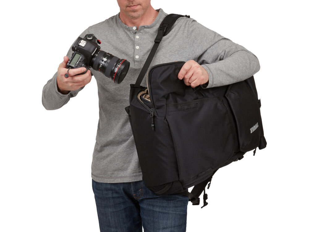 Plecak THULE Covert DSLR Backpack 32L szary 3 w 1 połączenie funkcjonalności wytrzymałości i stylu opdinany futerał na aparat w pełni regulowane wnętrze
szybki dostęp z boku plecaka do aparatu i sprzętu fotograficznego pokrywa futerału chowa się do wewnątrz
