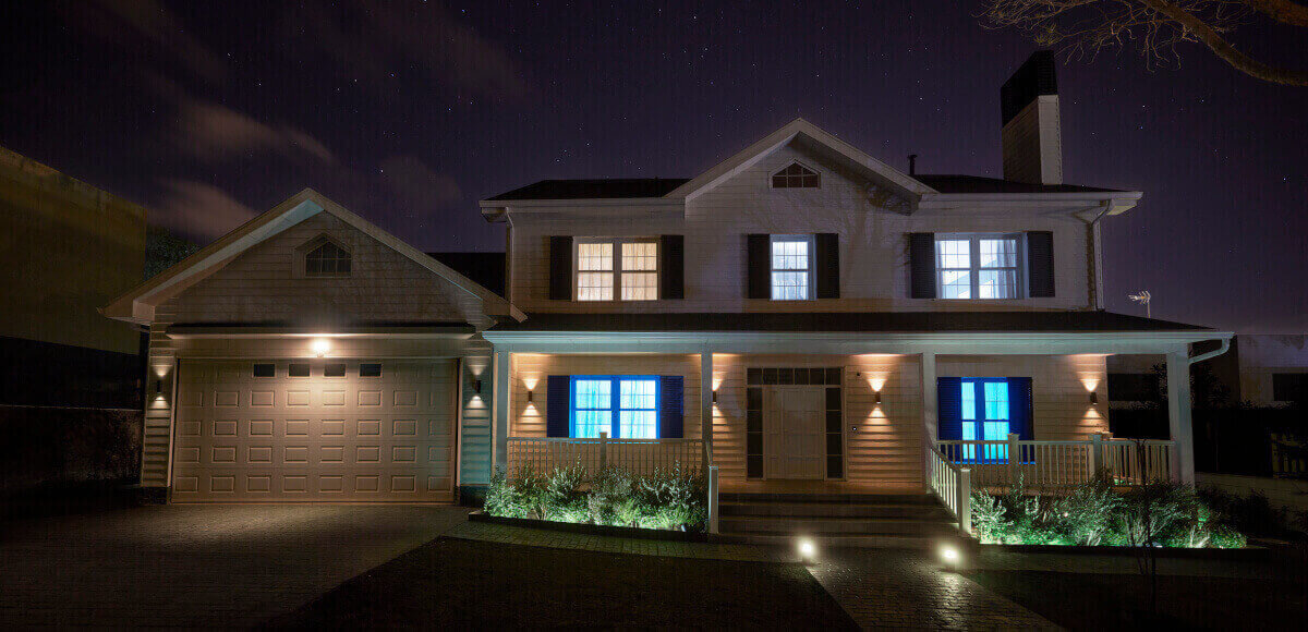 Kamera PHILIPS HUE Secure aktywuj system jednym kliknięciem automatyzacji symulacji obecności
