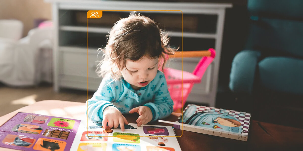 Kamera IMOU Ranger RC 5MP - Solidne bezpieczeństwo, kamera wykrywająca obiekty, dziecko czytający książeczkę