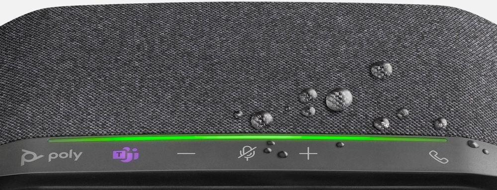 Zestaw głośnomówiący HP Poly Sync 10 odporność IP64 woda kurz trwałość podróże, zestaw od góry ochlapany wodą na białym tle