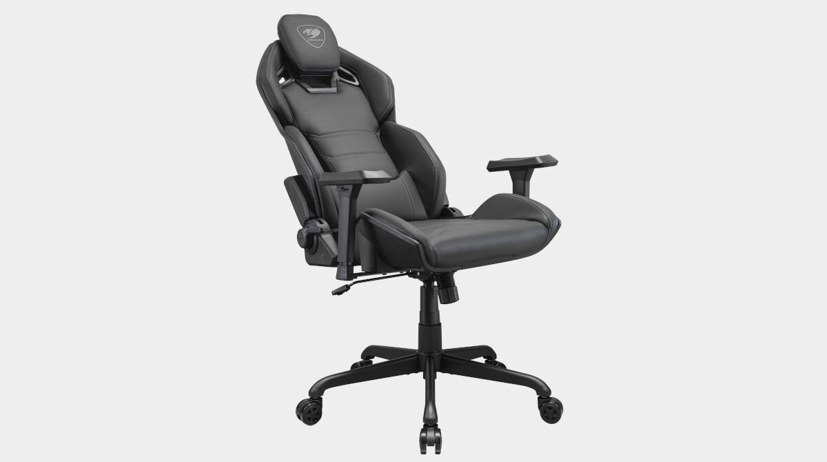 Fotel COUGAR Hotrod Czarny z myślą o zapewnieniu wyjątkowego komfortu i wsparcia elastyczny i wytrzymały optymalne wsparcie podczas szybkich manewrów zintegrowana regulowana poduszka pod głowę wielostrefowe oparcie poduszka oparcia o różnej gęstości regulowane podłokietniki 3D