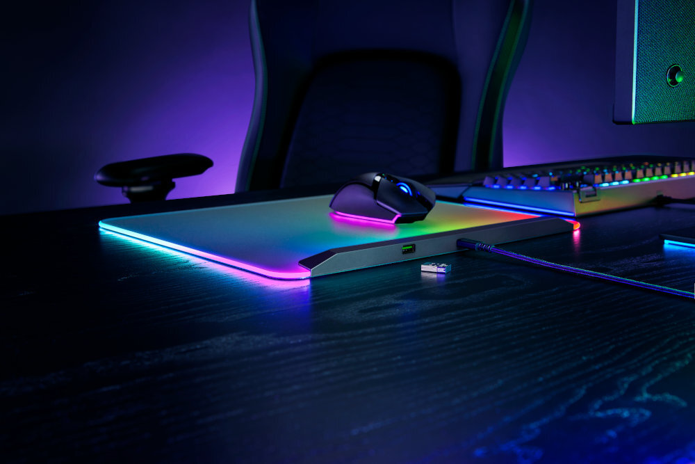 Podkładka RAZER Firefly V2 Pro niskim tarciu strukturze szybkością ruchów pełną kontrolą płynne ruchy
