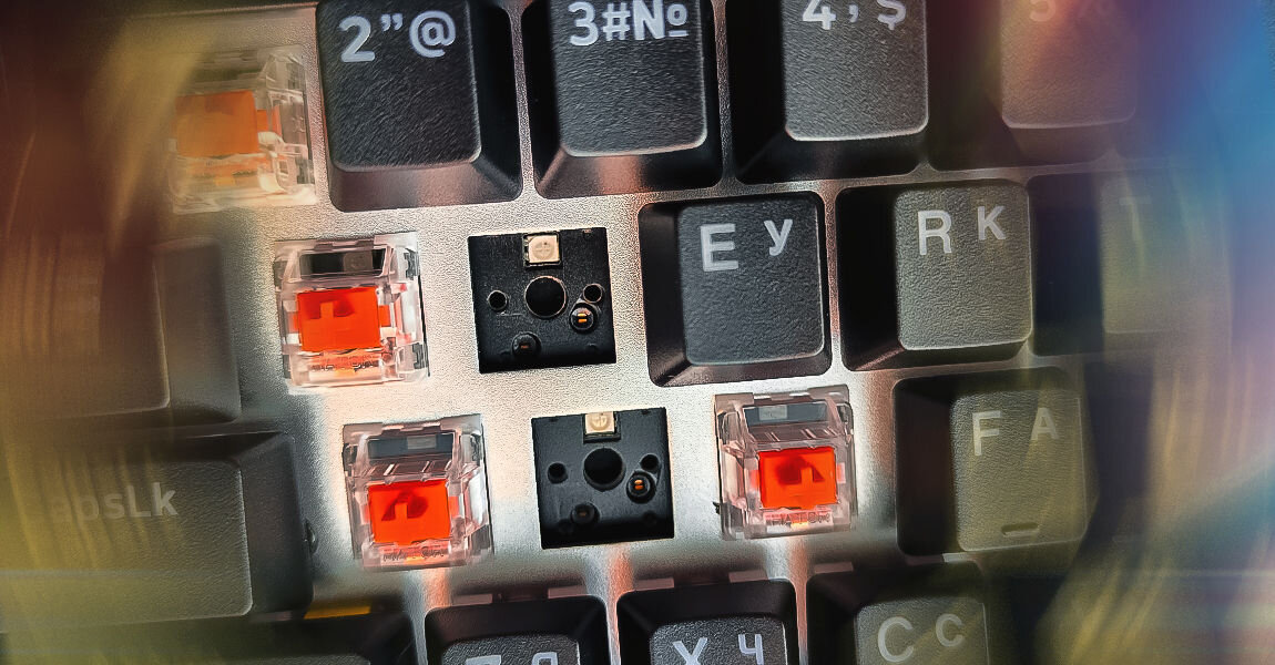 Klawiatura HATOR Skyfall 2 TKL Pro Biały przełączniki typu hot swap wymiana przełączników bez użycia dodatkowych narzędzi