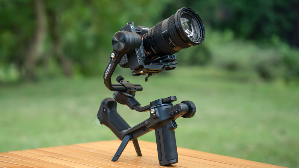 Gimbal ręczny FEIYUTECH Scorp 2 aparatem kabel Bluetooth Regulacja ostrości pokrętła Magic Knob, ekranu i przycisków