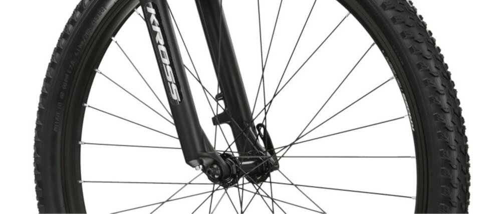 Rower górski MTB KROSS Berg Jr 2.0 M17 27.5 cala męski Czarny uniwersalne zastosowanie do jazdy w miescie poza miastem w lesie na latwym i trudnym gorskim szlaku w niezbyt grzaskim blocie nie za glebokim piachu aluminiowe obrecze zachowanie regularnego ksztaltu kol stabilne trzymanie opony gwarancja bezpiecznej komfortowej jazdy