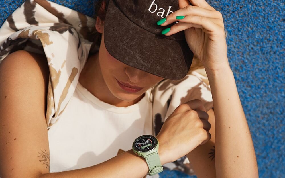 Smartwatch MAXCOM FW100 Titan Valkiria wyswietlacz czytelnosc kolory wyglad tradycja