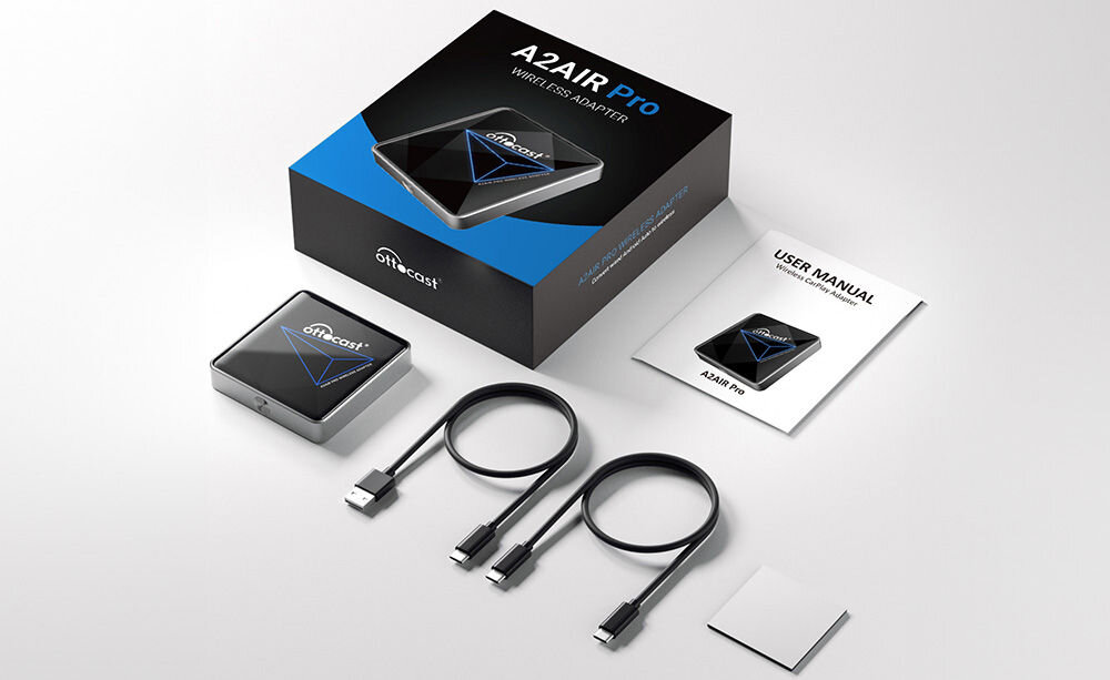 Adapter OTTOCAST CP82 A2-AIR Pro o wymiarach ok. 59 x 59 x 15 cm, kabel USB-C / USB-C, kabel USB-A / USB-C, taśma dwustronna, dokumentacja