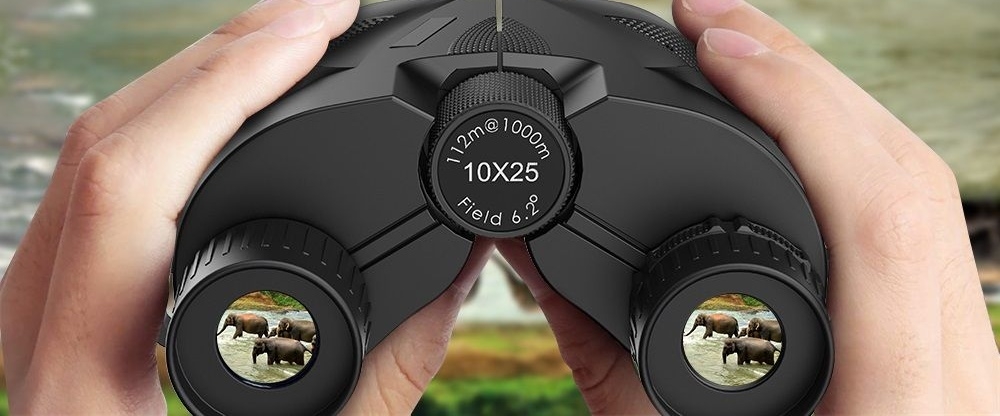 Lornetka APEXEL APL-10X25N    kv lifestyle początek opisu sekcja nagłówkowa