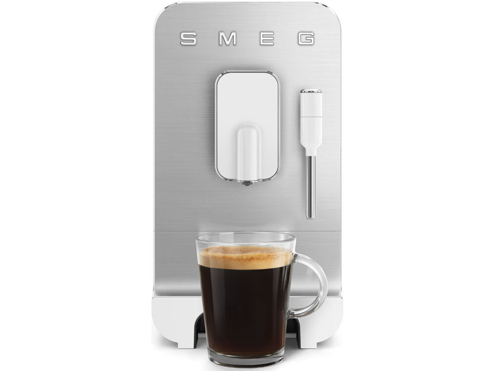 Ekspres SMEG BCC12WHMEU elegancki design wysoka jakość tworzyw sztucznych i aluminium matowe cxzzarne wykończenie niewielki rozmiar zajmuje niewiele miejsca pyszne napoje kawowe