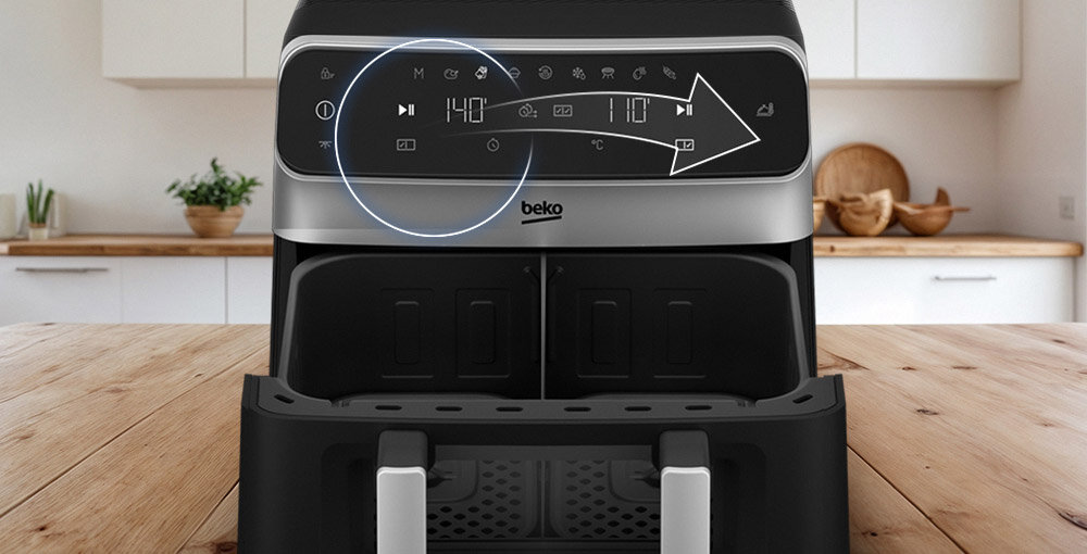 Frytkownica beztłuszczowa BEKO ExpertFry FRL 6488 Air Fryer otwarta frytkownica wyświetlacz przyciski strzałka wskazująca przycisk Funkcja Match Cook ułatwione gotowanie w dwóch koszach jedno kliknięcie skopiowanie ustawień większa porcja ulubionego dania funkcja podtrzymywania ciepła gotowe do podania
